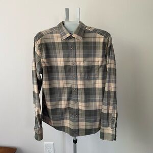 4 Long Sleeve Buttoned Down Shirts
All size Medium 
UNTUCKit 
J CREW